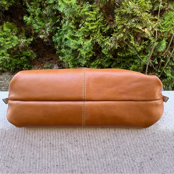 Dooney & Bourke Florentine Medium Leather Twist Sac Shoulder Bag in Natural - Picture 5 of 12